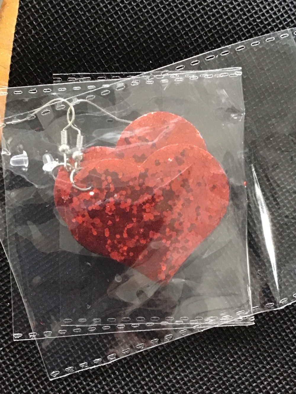 3/$11 NWOT! Red Glitter Heart Dangle Earrings